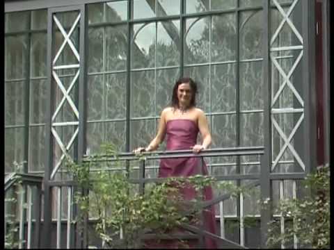 Alannah Guthrie Jones, harp player in Melbourne, photo 2