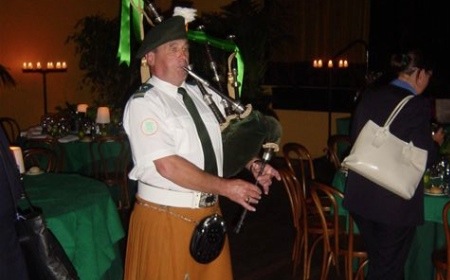 Ian Arrell- Bag Piper, bagpiper in Melbourne