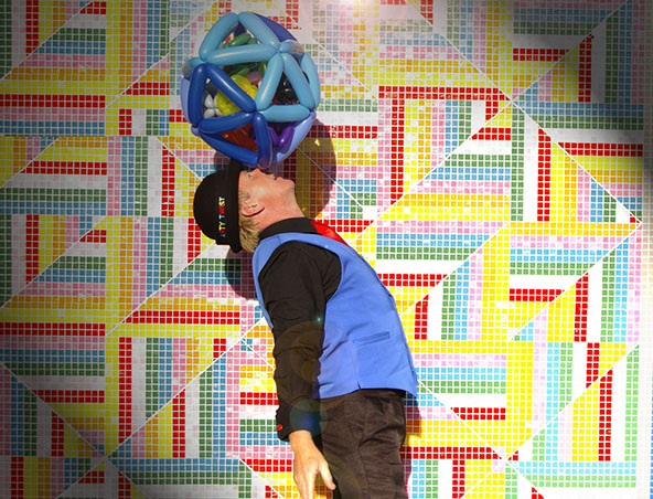 Arty Twist, balloon twister in Melbourne, photo 3