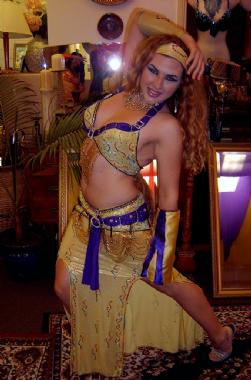 Azra, belly dancer in Melbourne