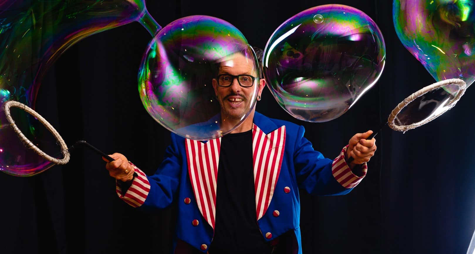 Dr Hubble, Australia's Favourite Bubbleman, bubbles in Melbourne