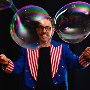 Dr Hubble, Australia's Favourite Bubbleman, bubbles in Melbourne, photo 2