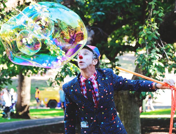 Giant Bubbles, live in Melbourne