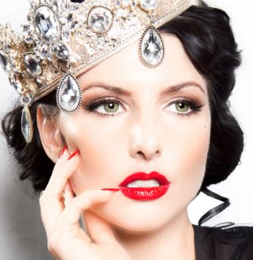 Sina King, cabaret dancer in Melbourne