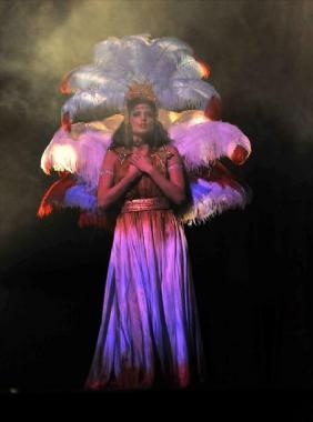 Sina King, cabaret dancer in Melbourne, photo 2