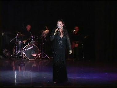 Janine Reed, cabaret singer in Melbourne, photo 3