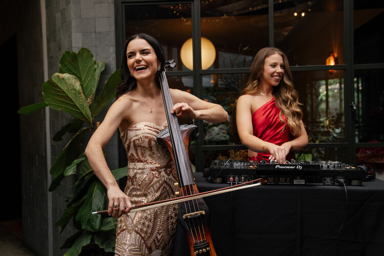 Annette Eldridge, cello player in Melbourne, photo 3
