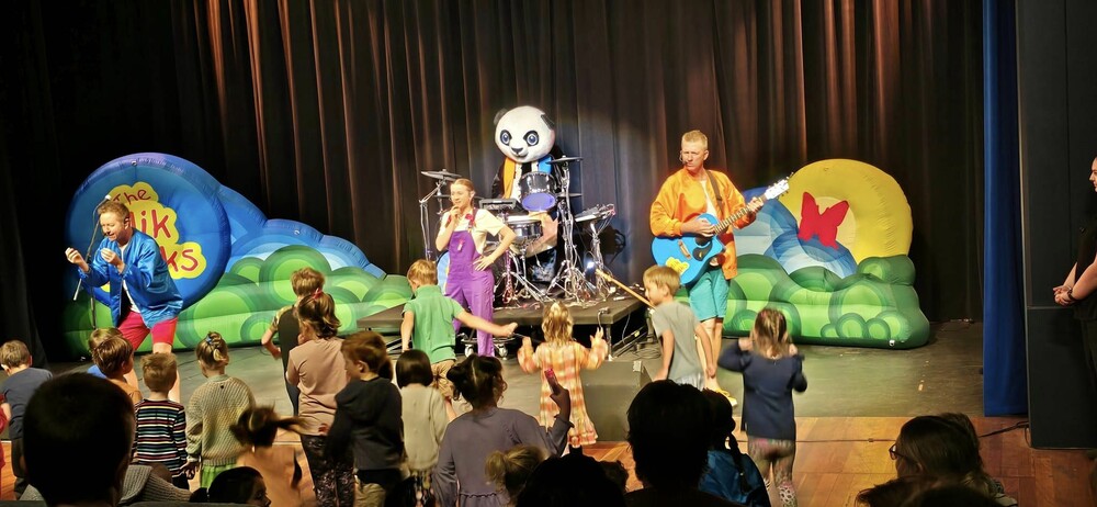 The Mik Maks, children's band in Melbourne, photo 3