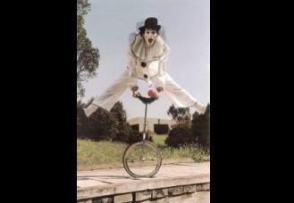Toggle The Clown, live in Melbourne