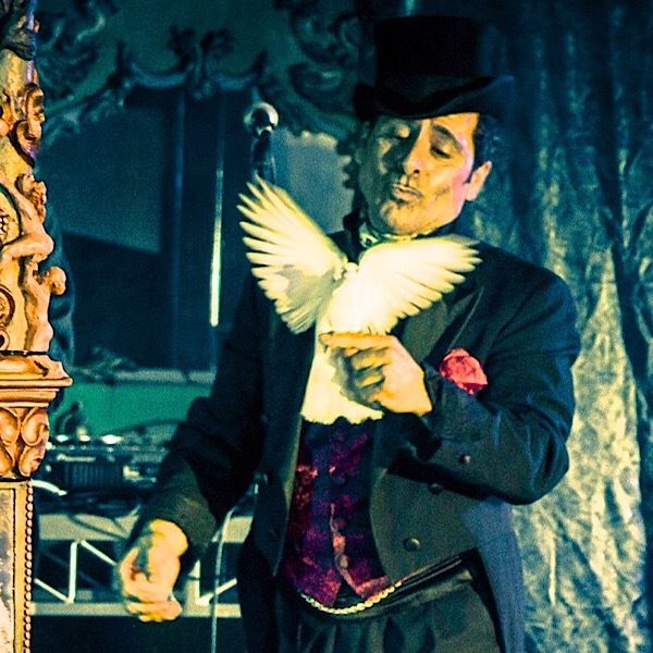 Sam Angelico, comedy magician in Melbourne