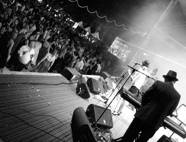 Heatwave, show band in Melbourne, photo 3