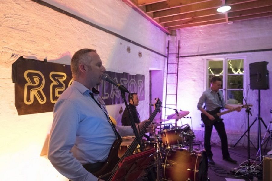 Regulator, cover band in Melbourne, photo 3