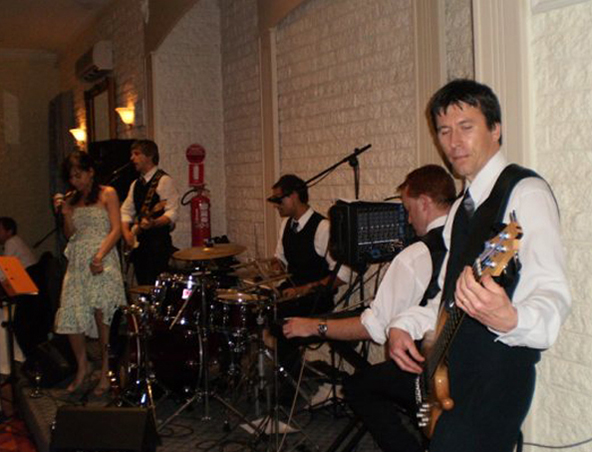 Rendezvous, cover band in Melbourne, photo 3