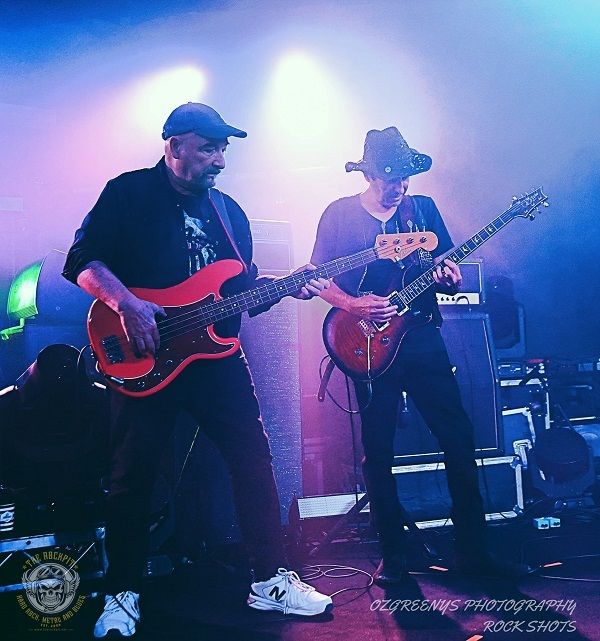 Strait Shooters, cover band in Melbourne, photo 2