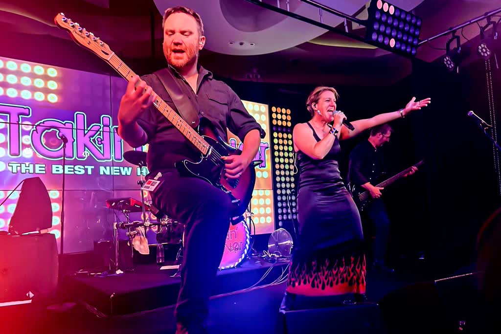 Takin Cover, cover band in Melbourne, photo 3