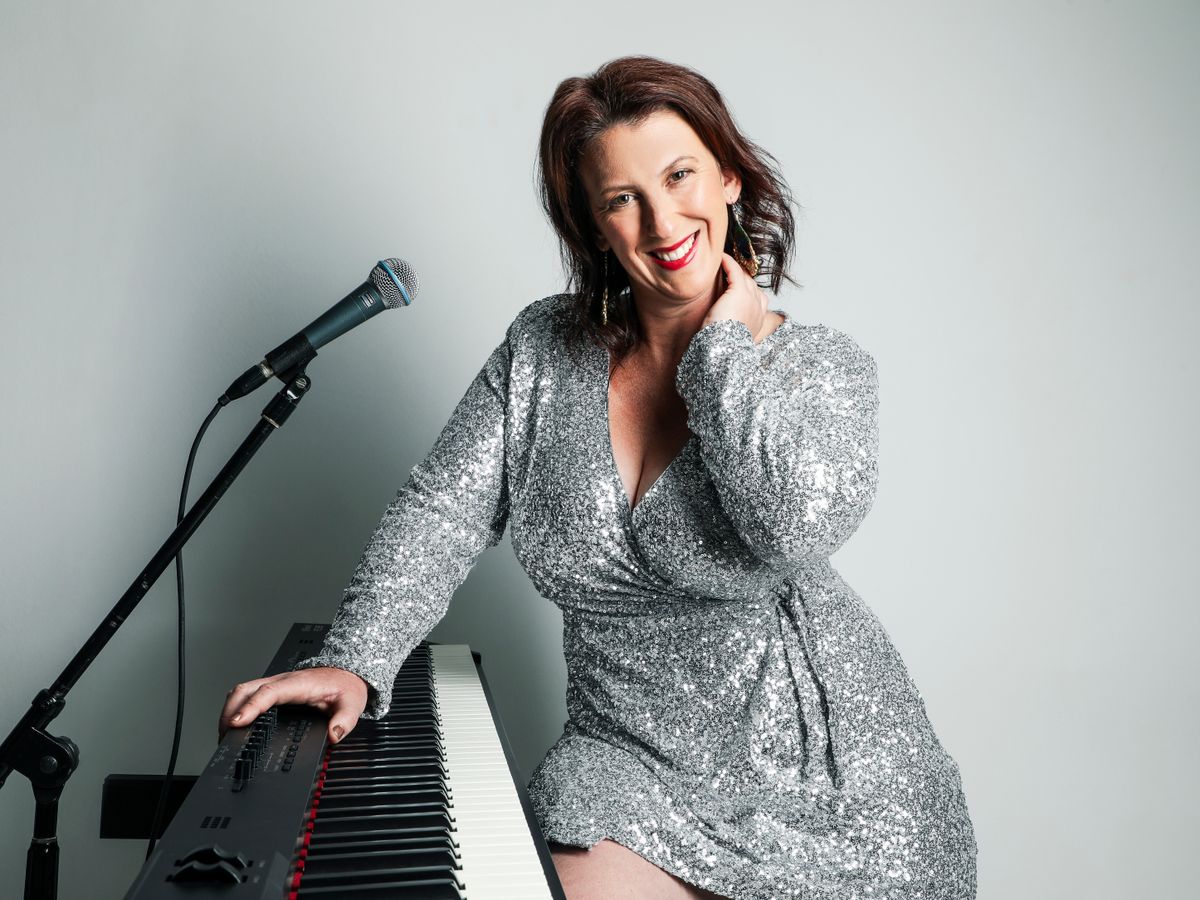 Danni Thomas, singer in Melbourne