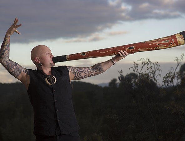 Melbourne Didgeridoo Player, live in Melbourne