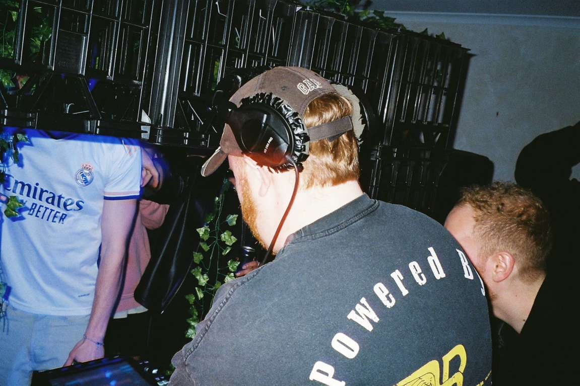 Comfortable, dj in Melbourne