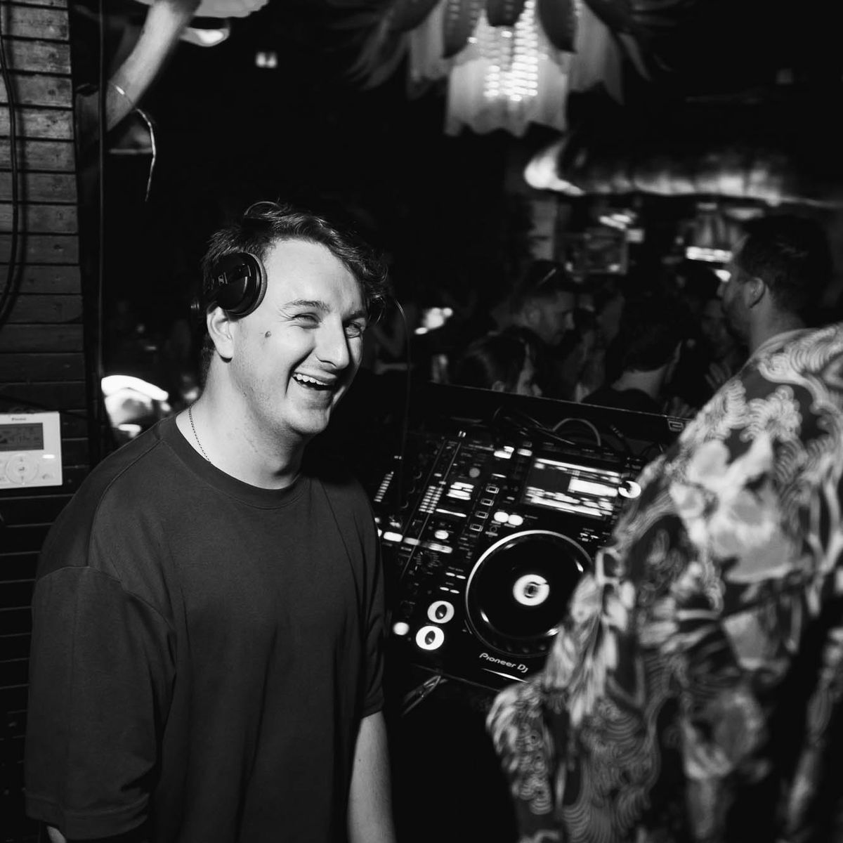 Distracted, dj in Melbourne