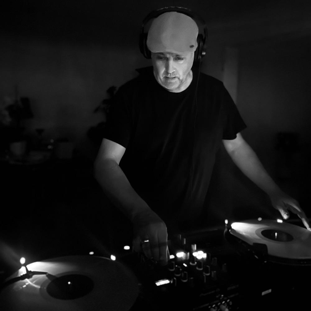 DJ Michael Roberts, live in Melbourne