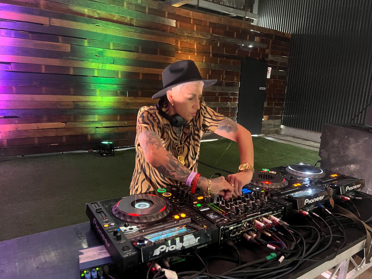 DJ Miss Kartz, live in Melbourne