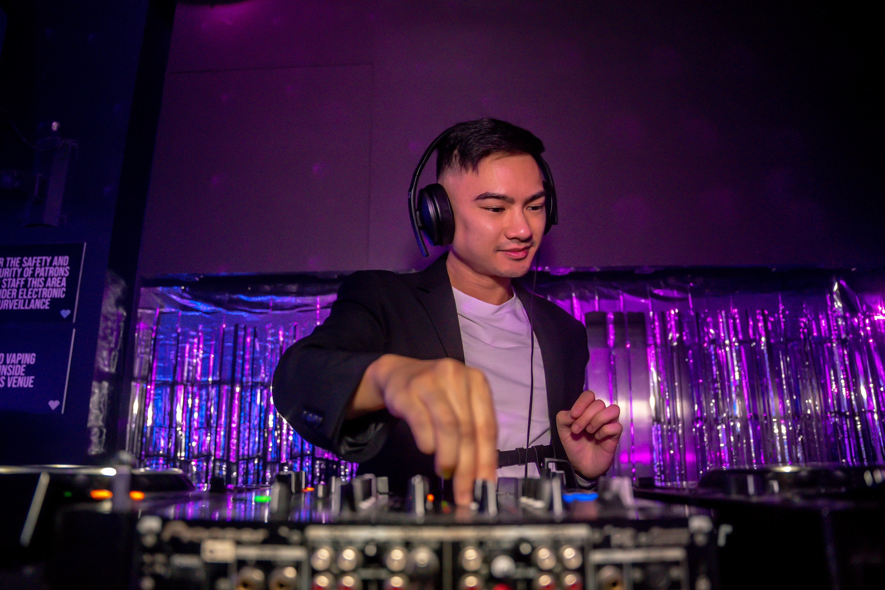 DJ Von Emyl, live in Melbourne
