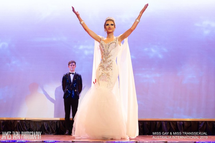 Ashley Madison - Glamorous Drag Queen, live in Melbourne, photo 3