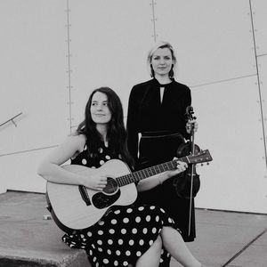 Jane and Lisa, musical duo in Melbourne, photo 2