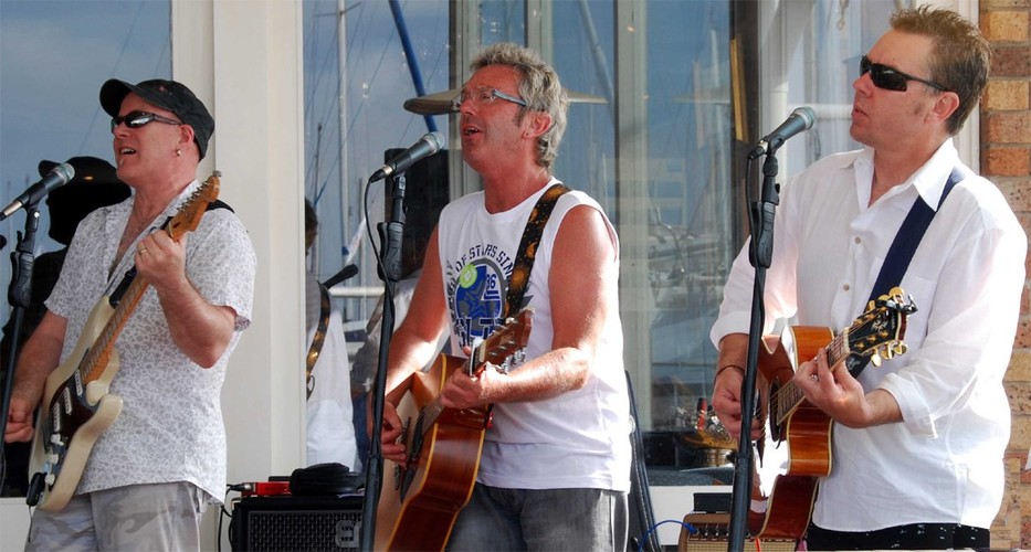Madllips, cover band in Melbourne, photo 3