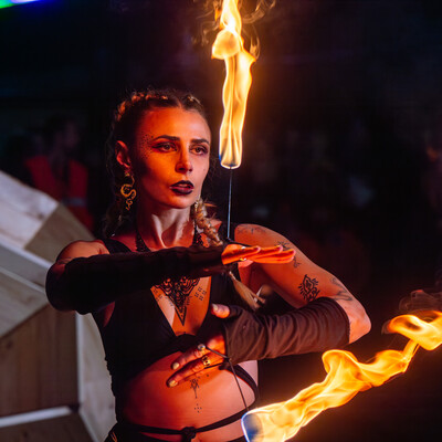 Beige Lion, fire performer in Melbourne, photo 2
