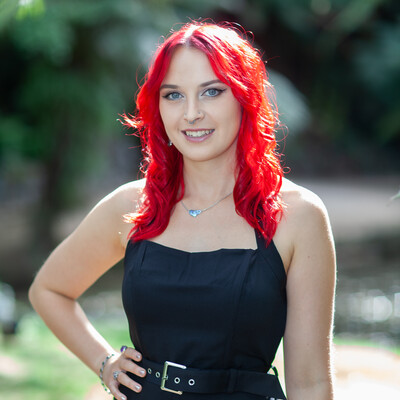 Callista Azaleah, fire performer in Melbourne, photo 2