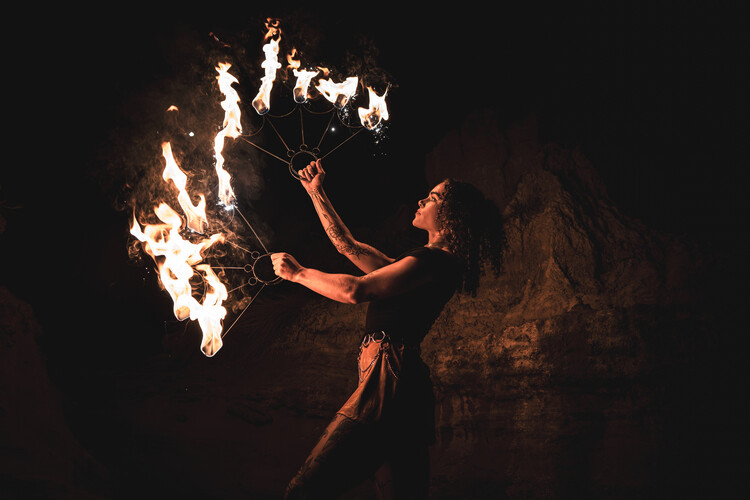 Emily Jane, fire performer in Melbourne, photo 3