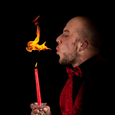Nick, fire performer in Melbourne, photo 2