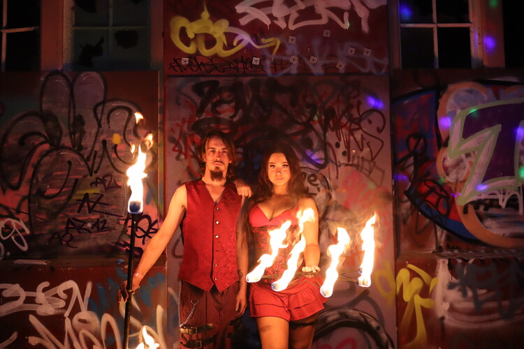 Jasmine and Jake, fire performer in Melbourne, photo 3