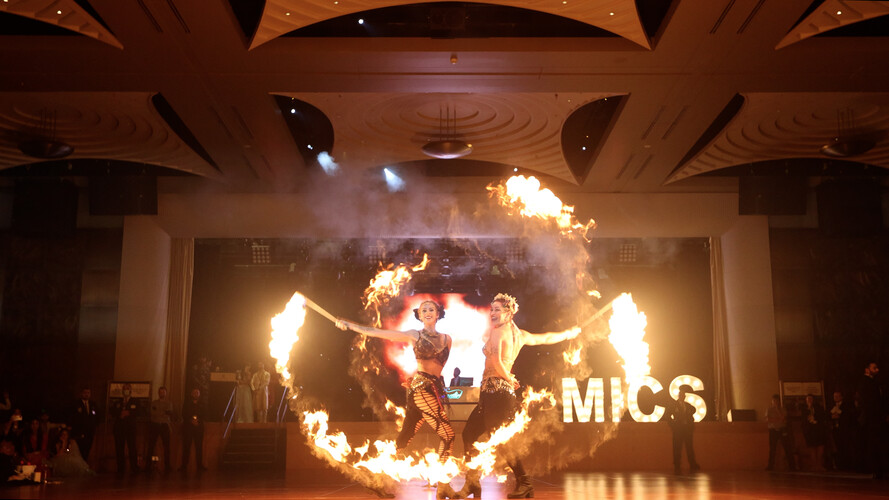 Karina Flow, fire performer in Melbourne, photo 3