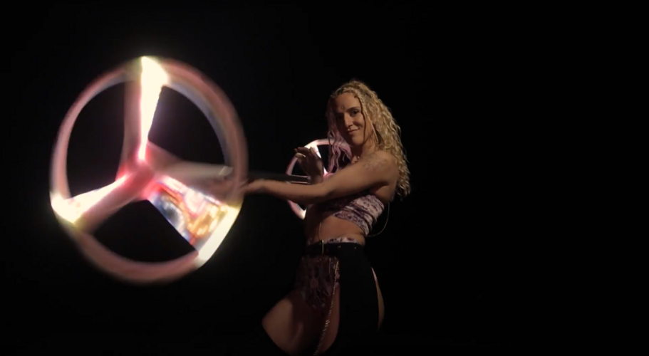 The Flow Faerie, fire performer in Melbourne, photo 3