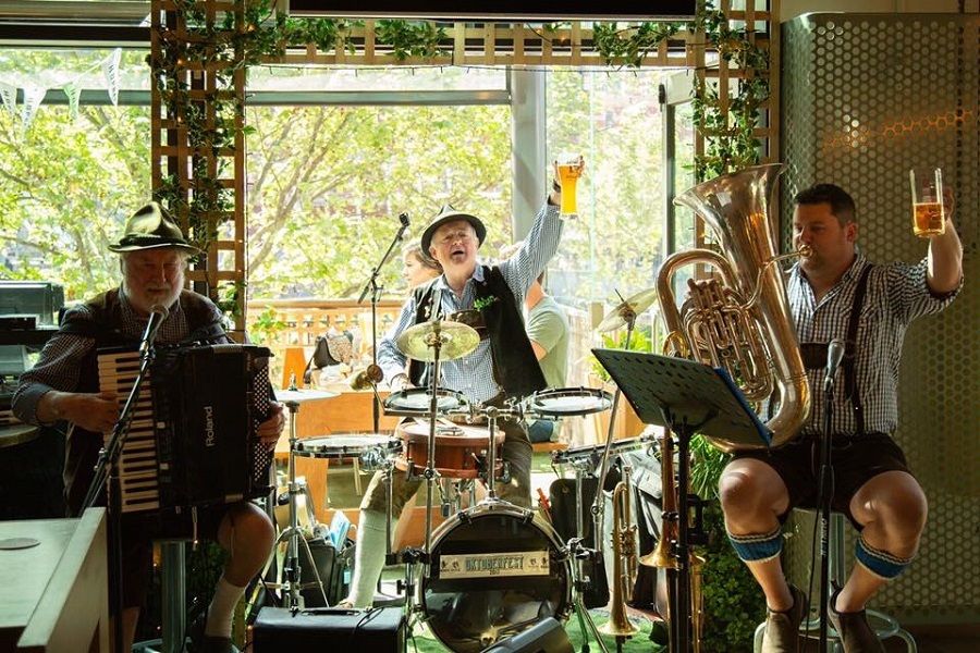 Schwarzwald Black Forest Band, german entertainers in Melbourne, photo 2