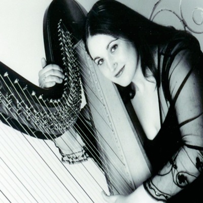 Alannah Guthrie Jones, harp player in Melbourne