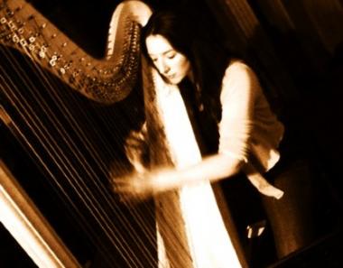 Jess Fotinos, harp player in Melbourne