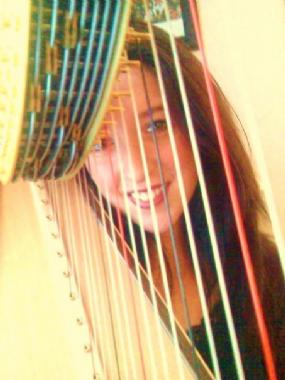 Jess Fotinos, harp player in Melbourne, photo 2