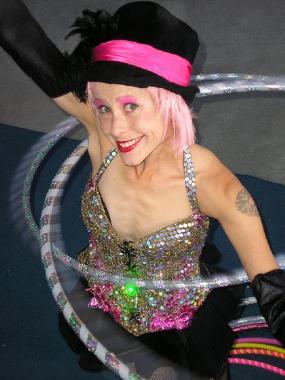 Sammy Hoopstarr, hula hoop in Melbourne, photo 3