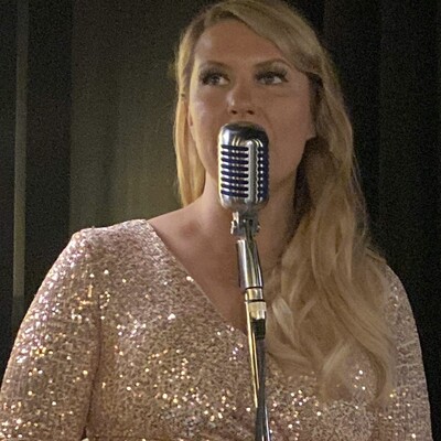 Kelly Ferguson, jazz singer in Melbourne, photo 2