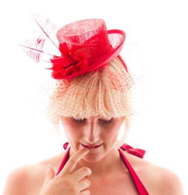 Ell Bella, juggler in Melbourne
