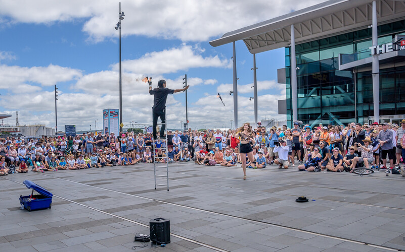 Kozo Kaos, juggler in Melbourne, photo 3
