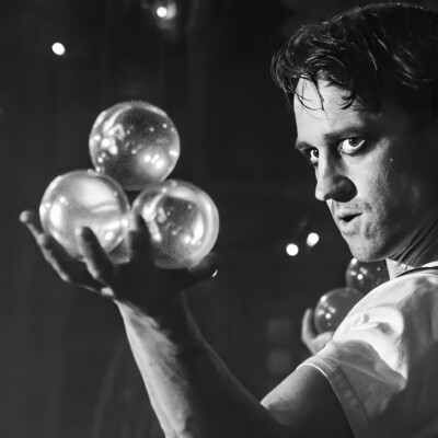 Le Ron Hubble, juggler in Melbourne, photo 2