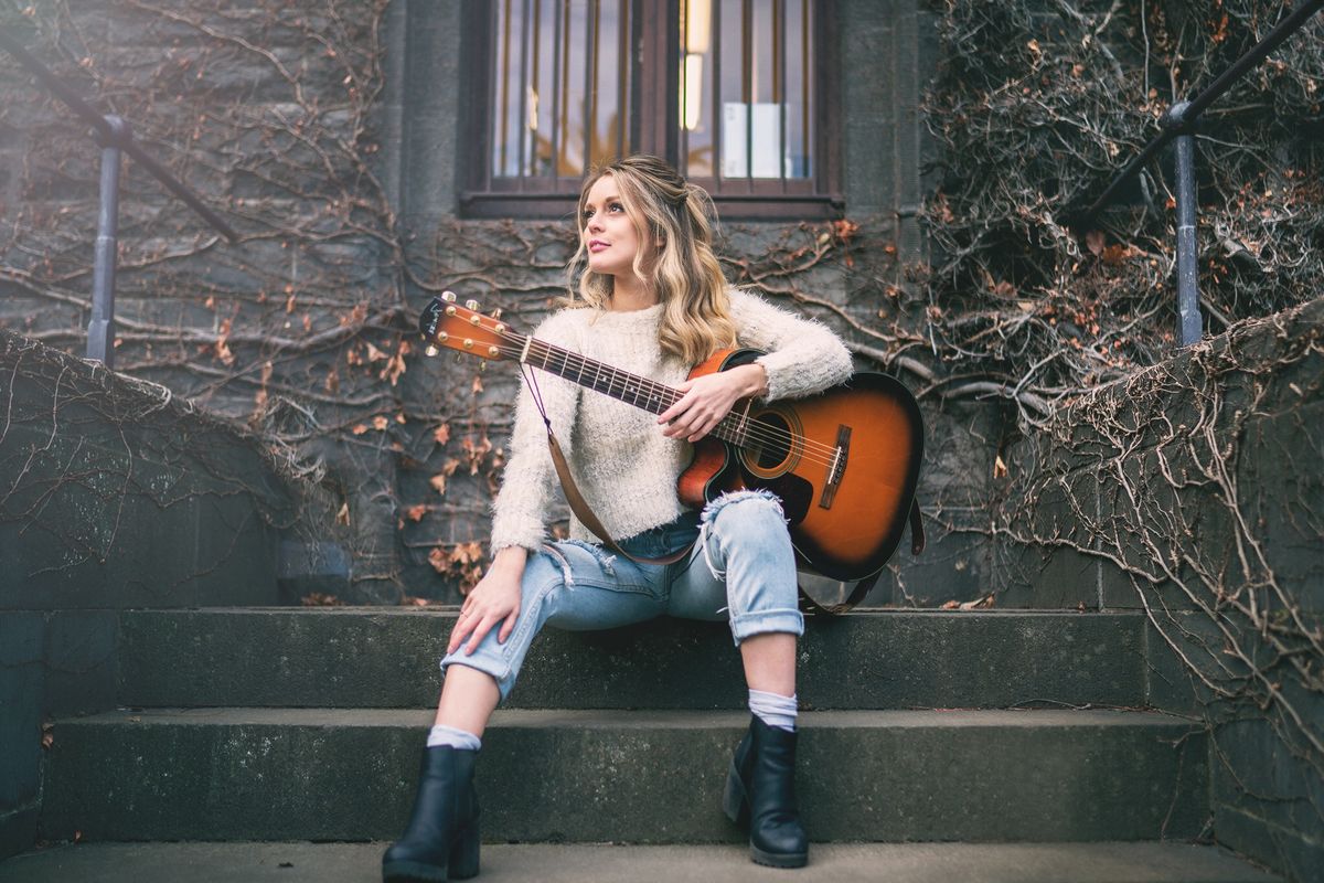 Katty Liz, singer in Melbourne