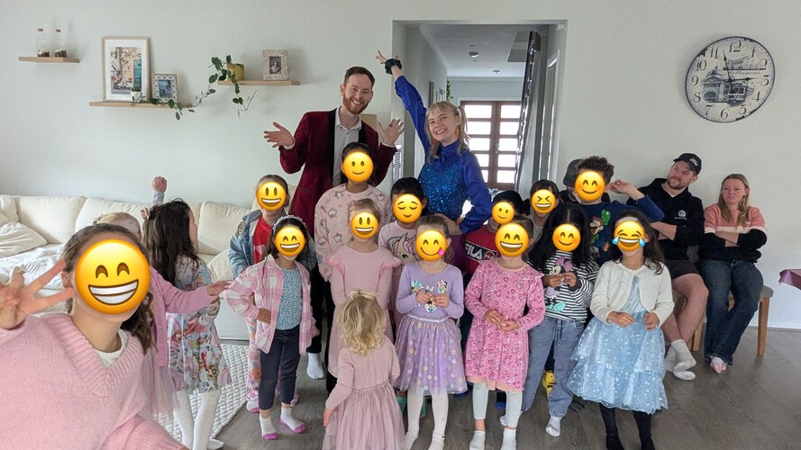 Jolly Jay, children's magician in Melbourne, photo 3