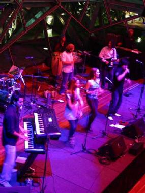 La Mezcla, latin band in Melbourne, photo 2
