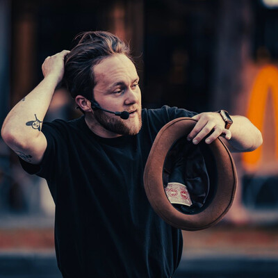 Mika Harris, magician in Melbourne, photo 2