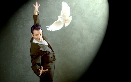Elio Dove Symphony, magician in Melbourne